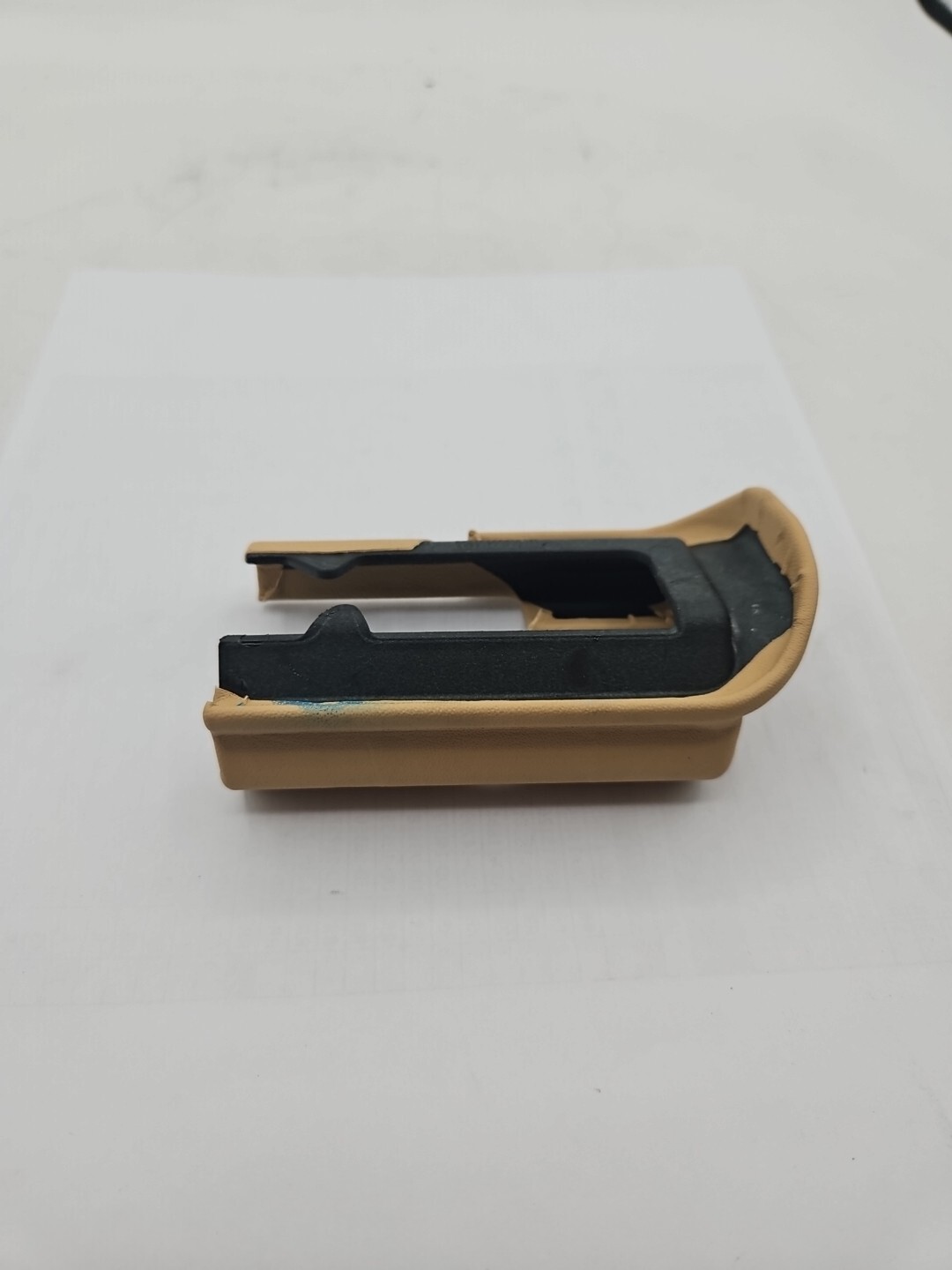 BENTLEY-SEAT BRACKET COVER (3W3881810)