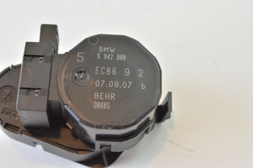 2004-10 BMW 535XI DOOR BLEND ACCTUATOR OEM - Picture 2 of 5