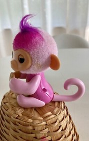 Fingerlings Interactive Pink Baby Monkey Heart Light Harmony Touch Reacts Sounds