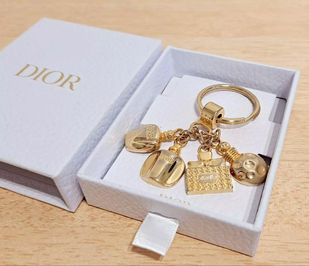 Porte clés breloque sac Dior Pahume couleur or avec boite #2