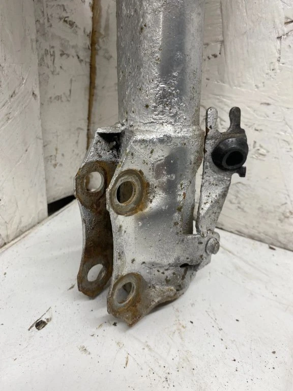 Volkswagen Golf III 1995 Rechts Stoßdämpfer vorne Diesel 55kW DTS2022 Foto 2 de 4