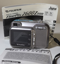 Fujifilm FinePix 2600 Zoom 3x Optical Zoom Portable Compact Digital Camera Works