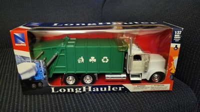 1/32 New Ray Kenworth W900  White & Green Garbage Truck Collectible Toy