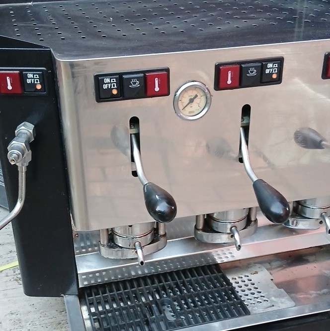 SPINEL tre lux macchina caffè espresso professionale elettrica 3 gruppi foto 3