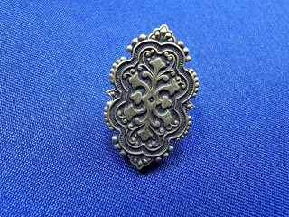 GRANDMA GRABE'S BEAUTIFUL VINTAGE GOLD TONE ORNATE BAR TIE CLIP .2 OZ