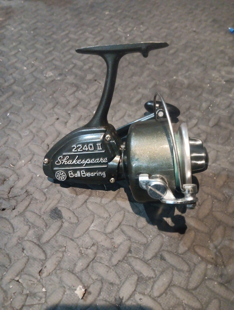Vintage SHAKESPEARE 2240 II BALL BEARING Surf/Boat Spinning Reel