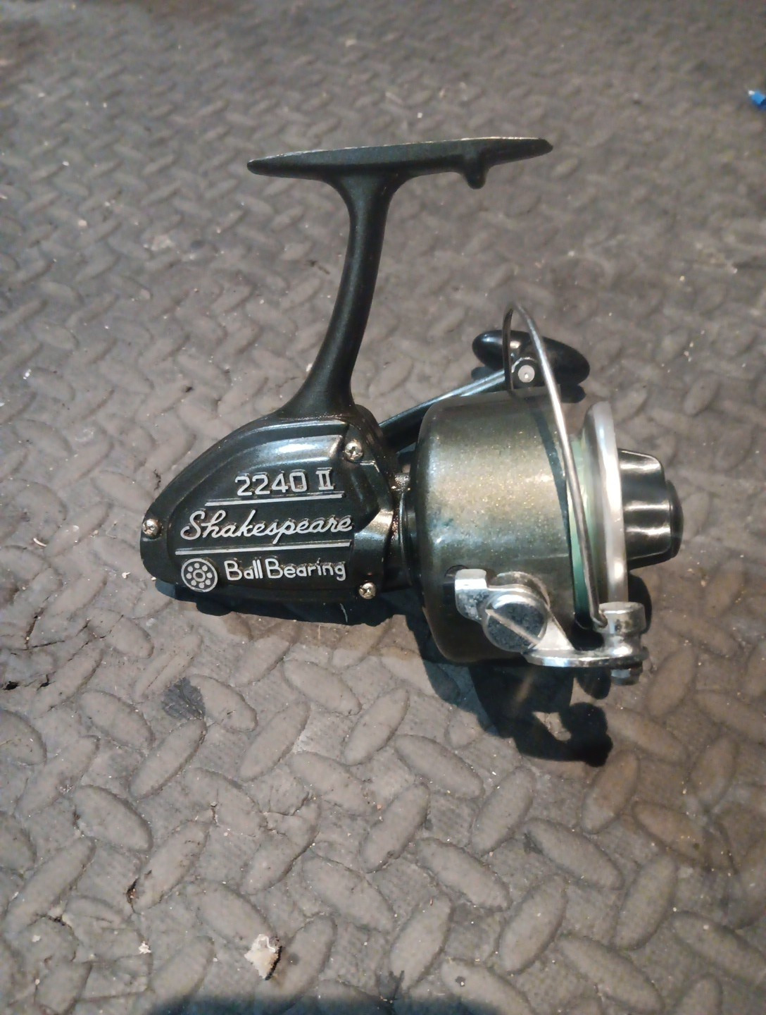 Vintage SHAKESPEARE 2240 II BALL BEARING Surf/Boat Spinning Reel