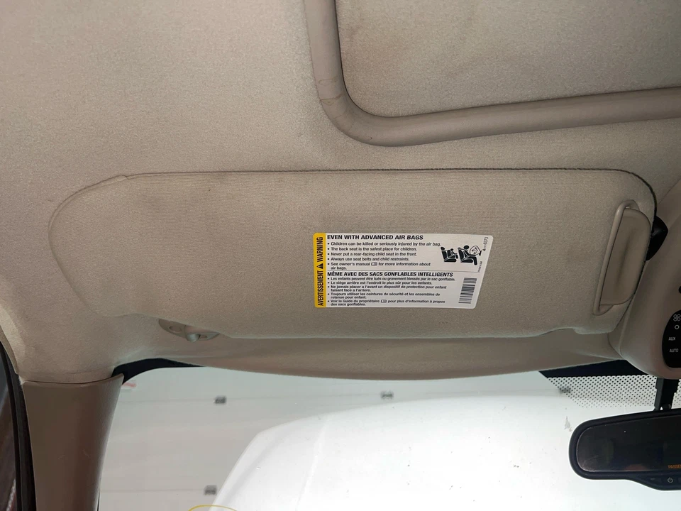 GMC Yukon XL1500 2004-2005 conductor izquierdo neutro-522 parasol iluminado Foto 3 de 3