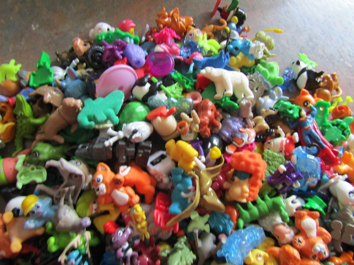 Kinder Surprise フィギュア 大量セット まとめ売り Huge Bulk Lot Of Collectable Kinder Surprise Complete & Few Parts
