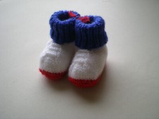chaussons tricolor bébé baigneur tricotés laine Phildar, sport bleu blanc rouge