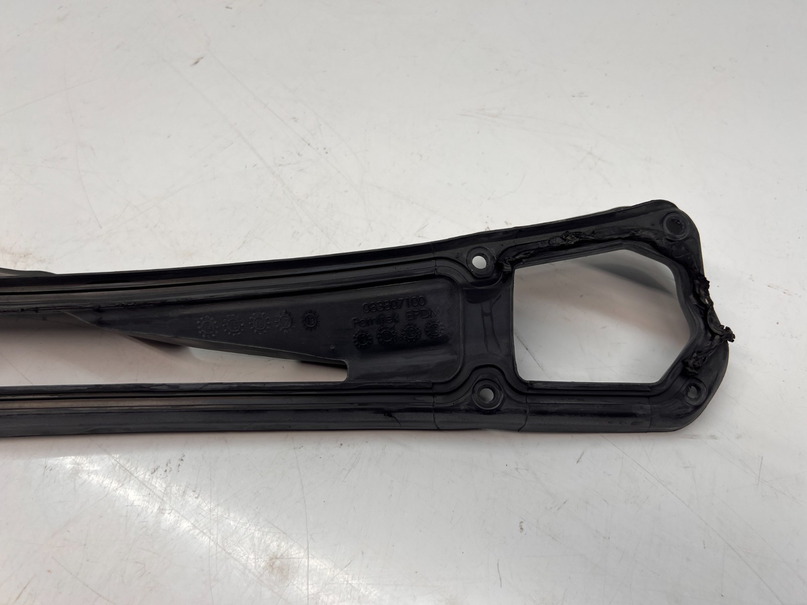 FERRARI 458 488 F8 FRONT HOOD AIR INLET DUCT AC SEAL OEM 83807100