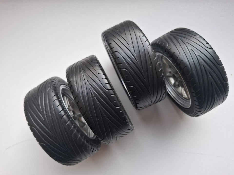 FORD MUSTANG ORIGINAL WHEEL  1/8 DEAGOSTINI - Image 3 of 3