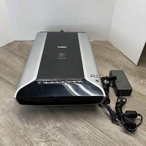 Scanner CANON CANOSCAN 8800F.Année 2009.Proche du neuf/comme