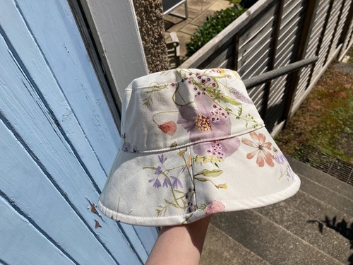H\u0026M Bucket Hat Size Small Floral 