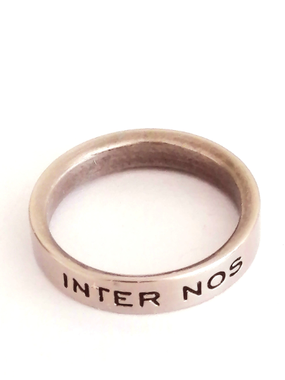 MARC JACOBS band ring in metal Inter Nos engraved in Latin language Between  us