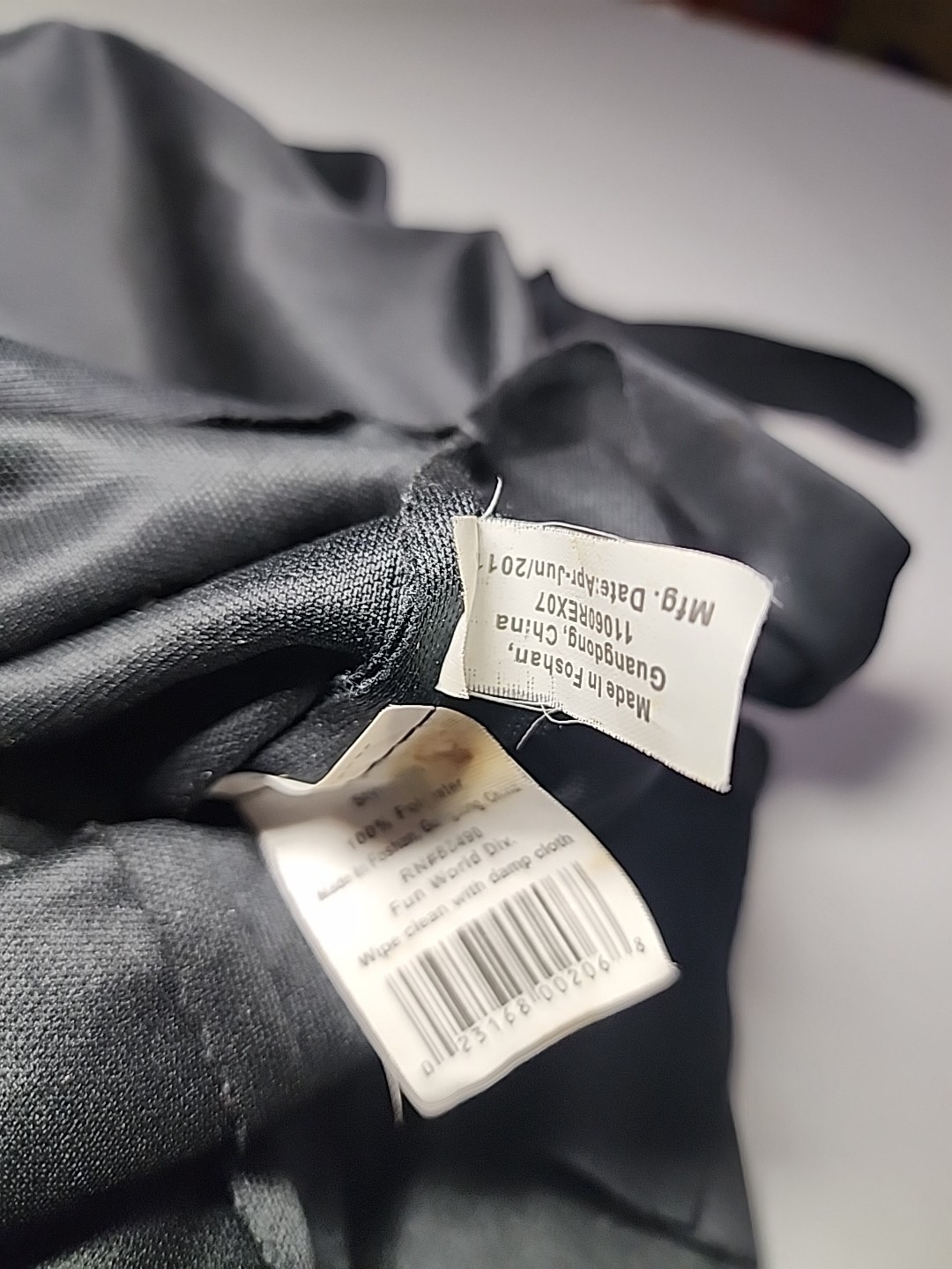 Fun World Division Scream Ghost Face Aged Mask En… - image 8