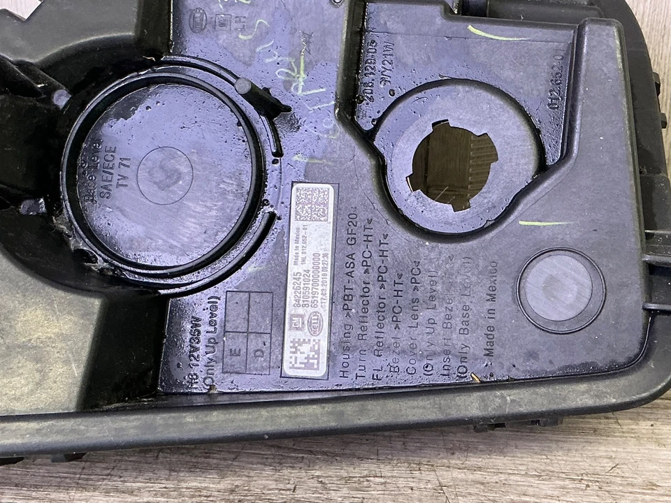 # 2018-2021 CHEVROLET EQUINOX INTERMITENTE LUZ ANTINIEBLA LADO DEL CONDUCTOR IZQUIERDA FABRICANTE DE EQUIPOS ORIGINALES 84226245 Foto 3 de 4