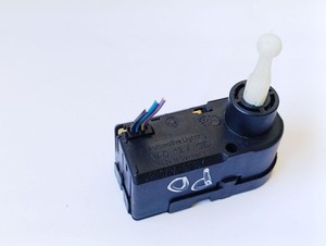 Ford Mondeo Mk III 2004 Vorne rechts Scheinwerferstellmotor 0307853307 UST118248