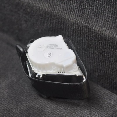 MB E-Class Rear Center Seat Belt 33053533A W212