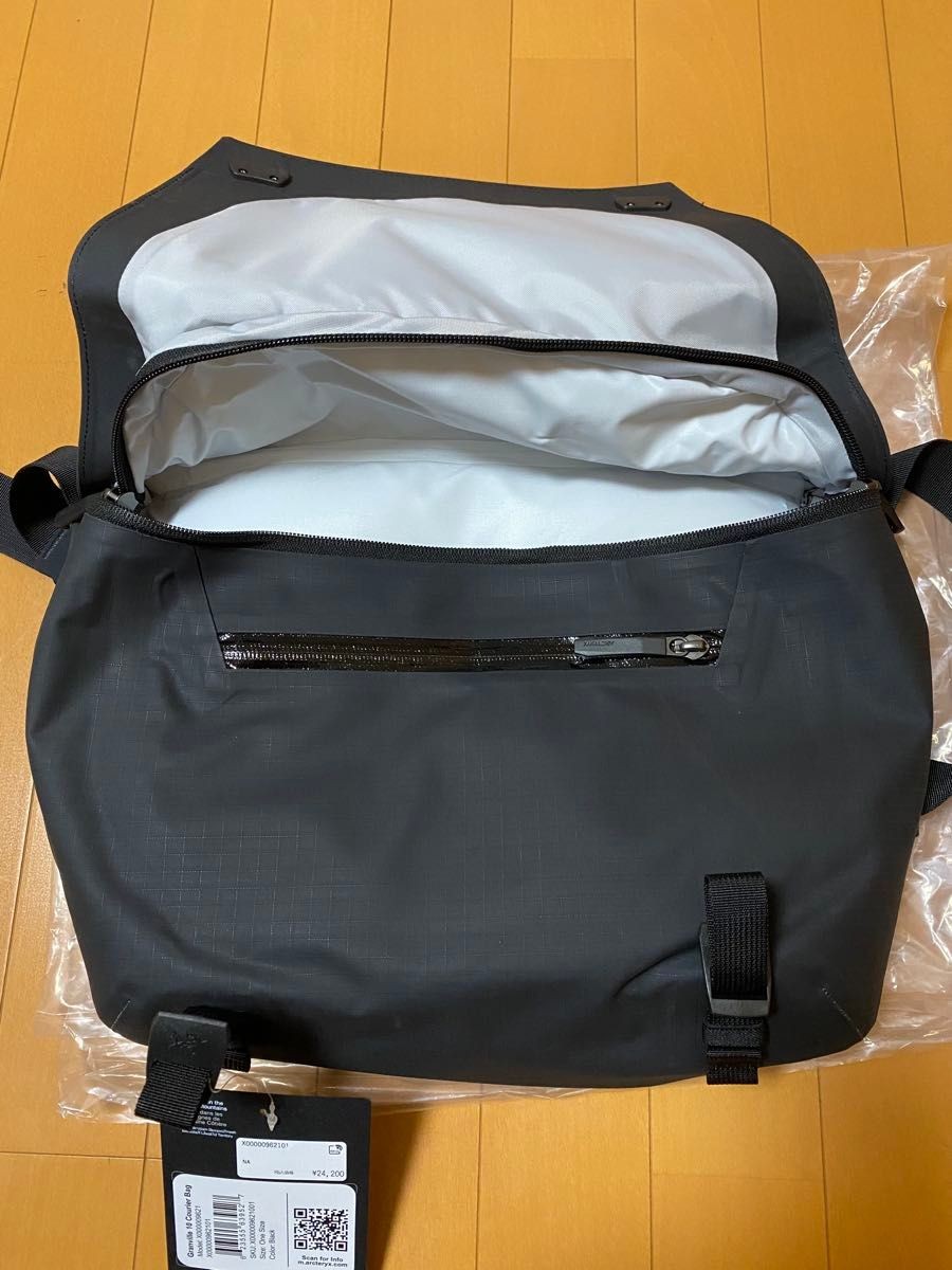 Arc'teryx GRANVILLE Shoulder Bag GRANVILLE 10 Courier Bag Black Arc'teryx GRANVILLE Shoulder Bag GRANVILLE 10 Courier Bag Black
