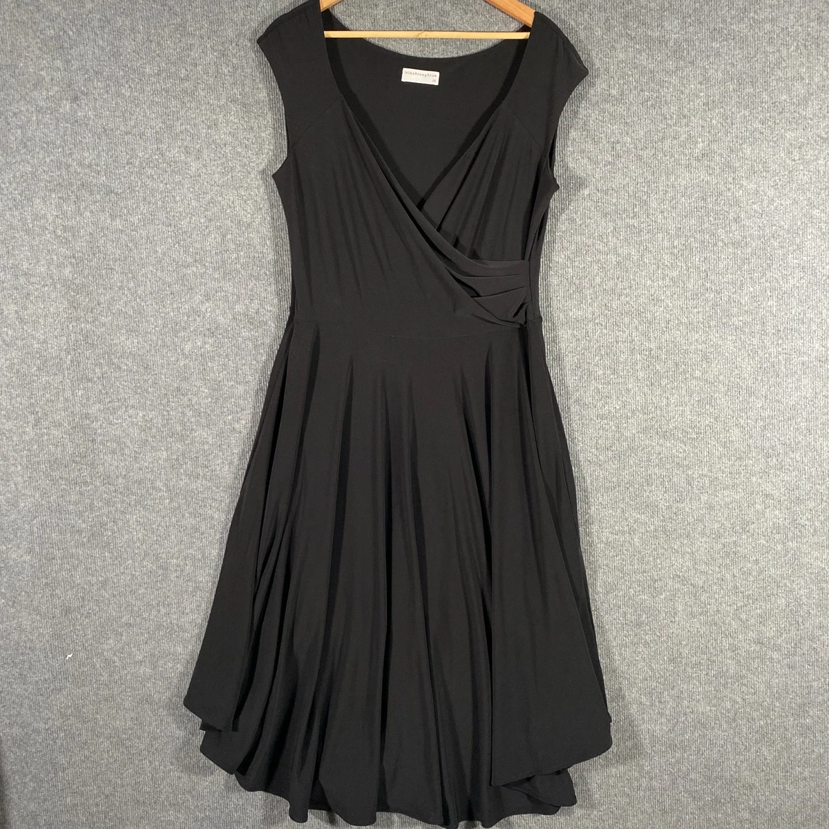 green emerald velvet dress Essense of Australia D2782 main image 0