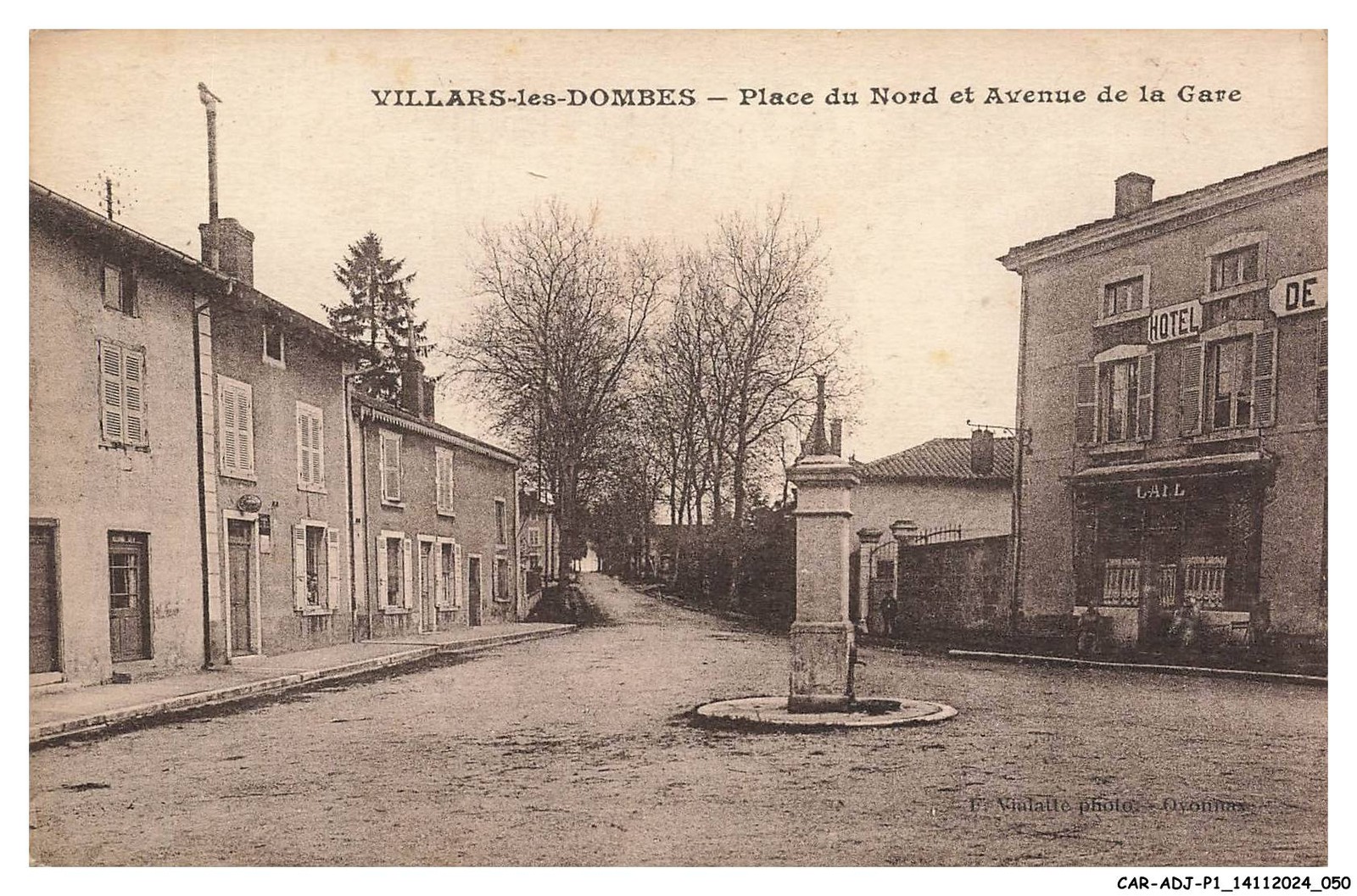 CAR ADJP1 0026 01 - Villards Les Dombes - Plaza Del Norte Y Avenida de La