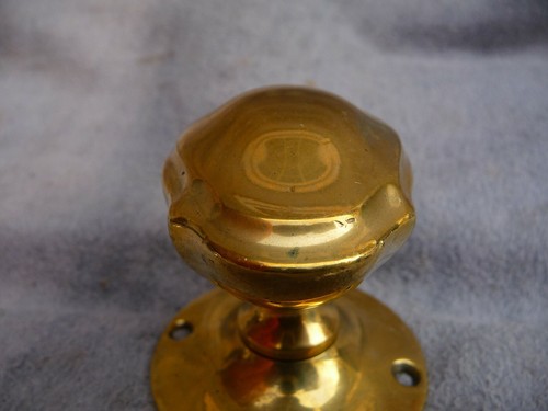 Antique Single Brass Oval Door Handle Round Back Plate Nice Detail 1920s - Picture 9 of 11