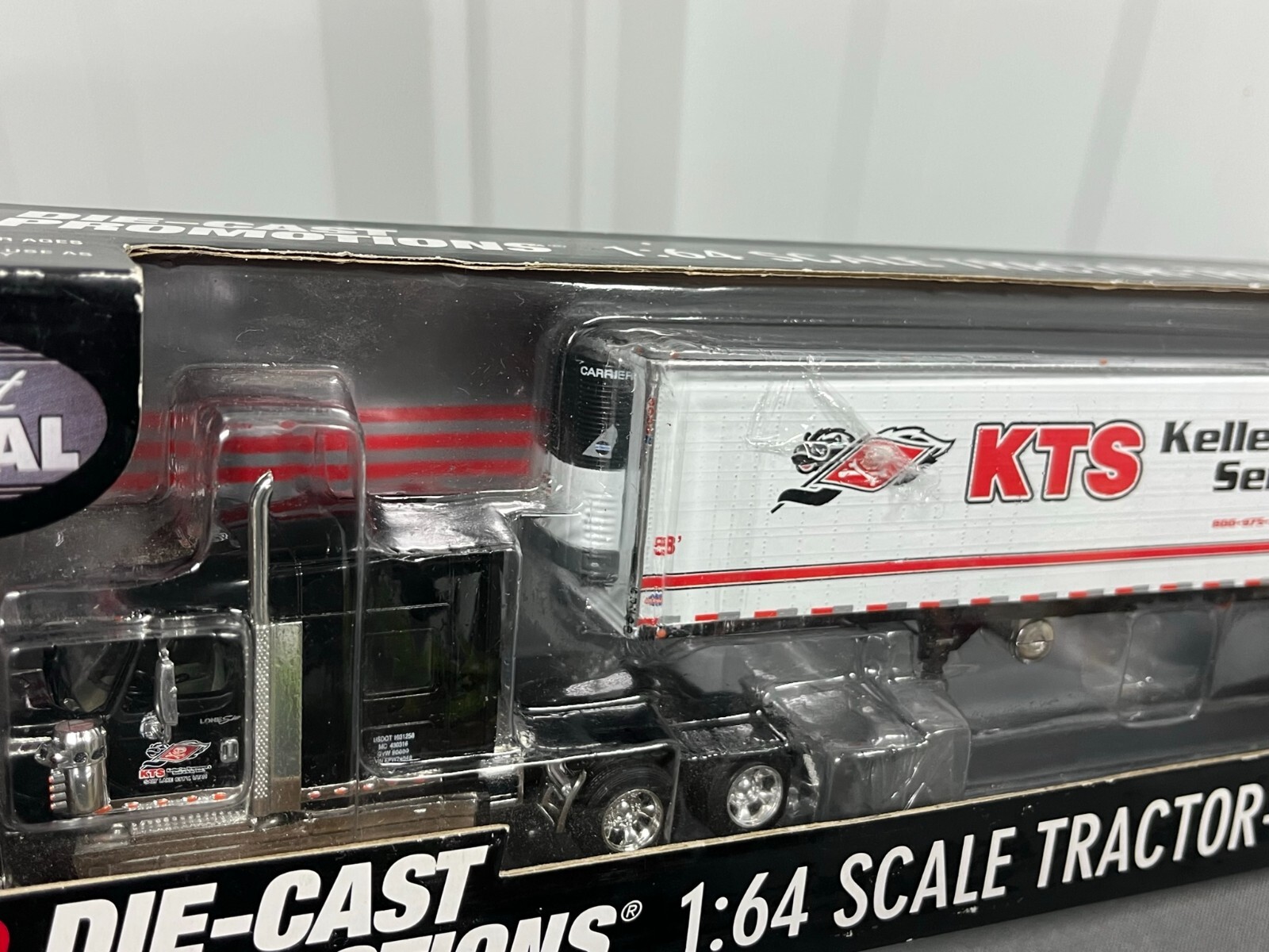 Camion tracteur International Lonestar rouge de 2010 au 1/64 de