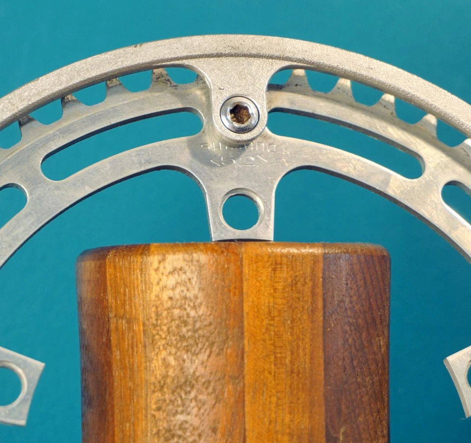 Protector de cadena para plato Shimano 52T 5 pernos 130 BCD protector de golpe exterior 600 arabesco Foto 2 de 3