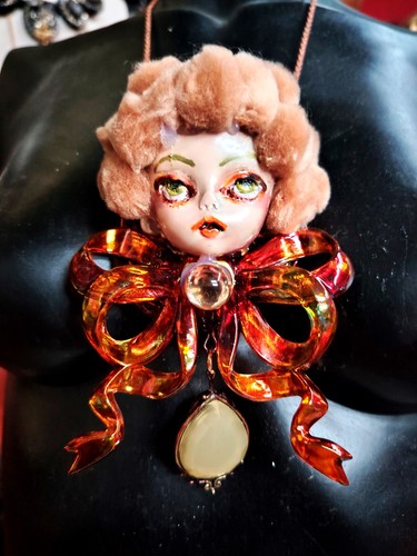Art Deco Nouveau Luxury Pendant Jewelry Necklace Doll Head Venus Fur Flake Bow - Picture 2 of 24