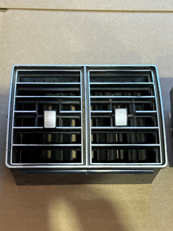 BONITO OEM 1975 1976 Buick Electra Limitador Lesabre Estate Wagon Juego de ventilación de tablero Foto 3 de 4