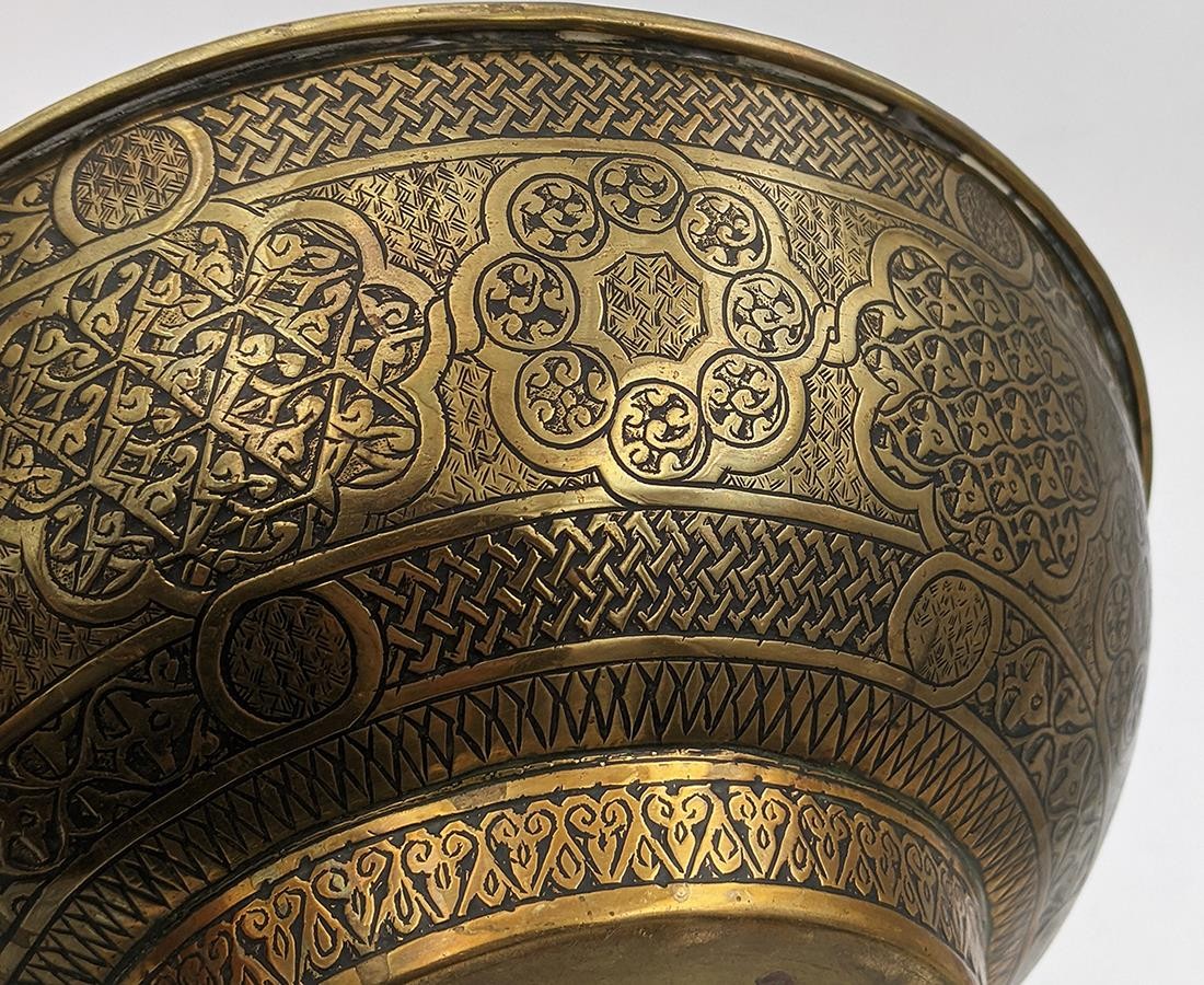 FINE CAIROWARE ISLAMIC MAMLUK REVIVAL BRASS BOWL 19TH CENTURY