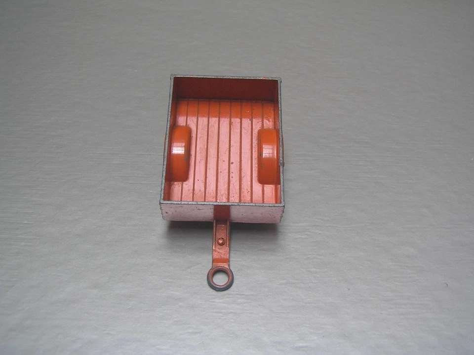 Dinky Toys 27M 341 Land Rover Trailer Orange with Red hubs - Image 3 of 4