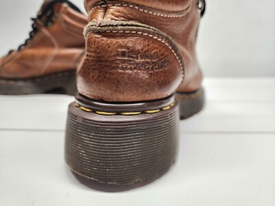 Dr.Martens 9352 Vintage Chunky Heel Lace-Up Leather Brown  display picture 2