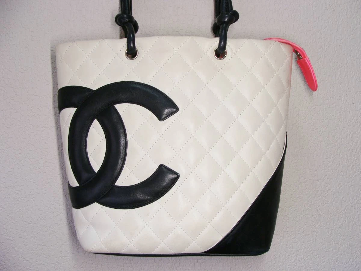 chanel bicolor bag quilted White Black cambon leather CC MM Toto Ladies Auth