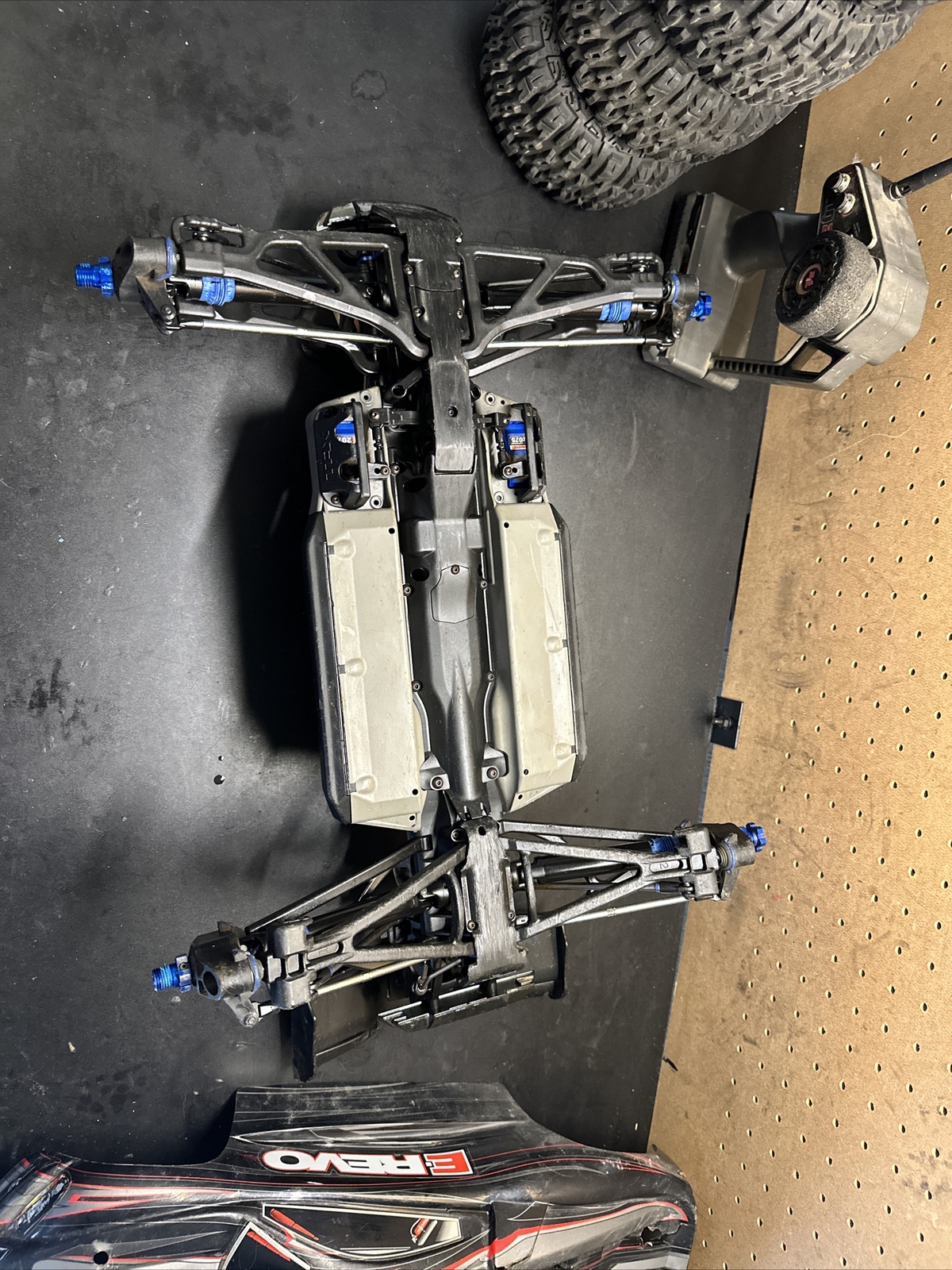 Traxxas Erevo 1/10 Brushless 6s 4WD Monster Truck Castle Mamba Monster