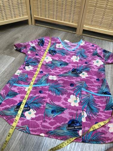 Scrubs Scrub Top Cartoon Jurassic Park World Dinosaur Dino Small S Pink H200 - Picture 6 of 9