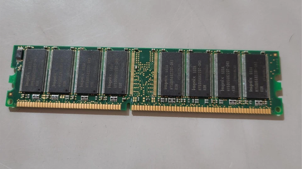 Hynix HYMD264646D8J-D43 AA 512MB DDR 400Mhz CL3 PC3200U-30330 Memory Module - Image 3 of 3