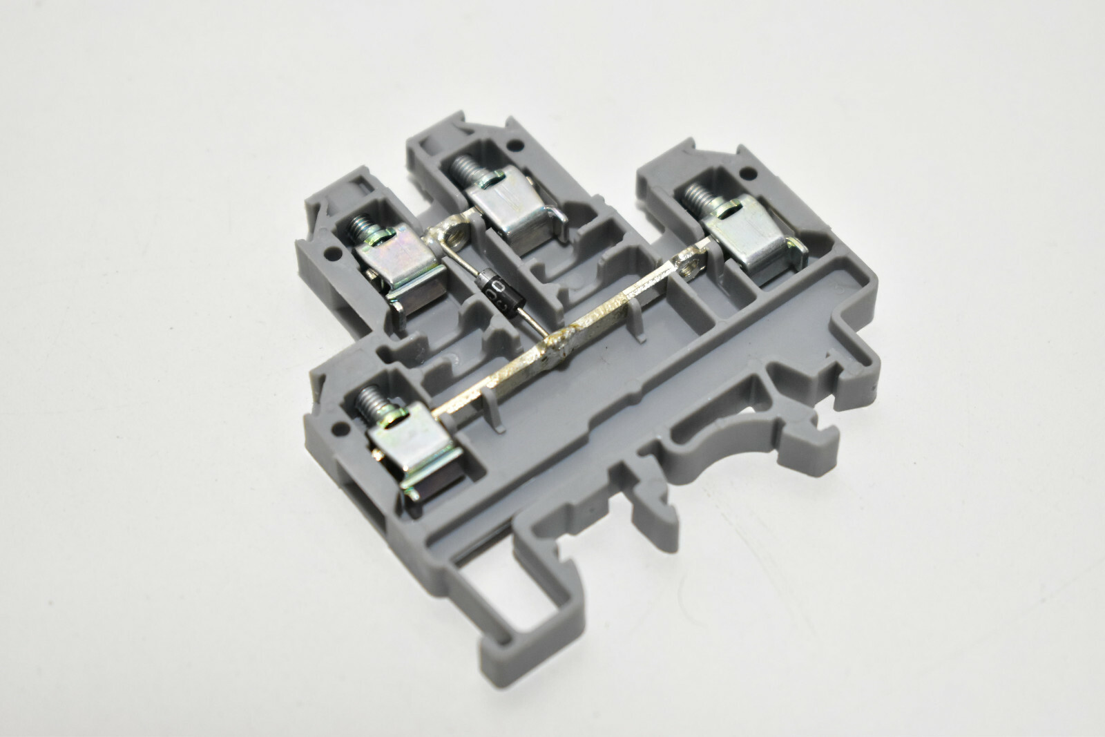 5 Connectwell CDL4U 300V Diode Terminal Block 2210AWG TUV 08