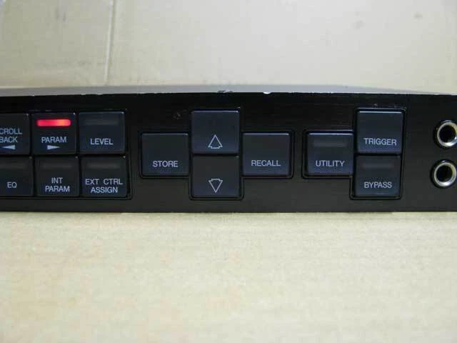 YAMAHA PROFESSIONAL MULTI-EFFECT PROCESSOR SPX1000 - Simple operation confirmed - Image 4 of 4