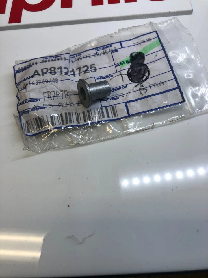 1 douille en T aprilia moto guzzi ap8121725 rsv 4 caponord dorsoduro sr shiver - Photo 3/3