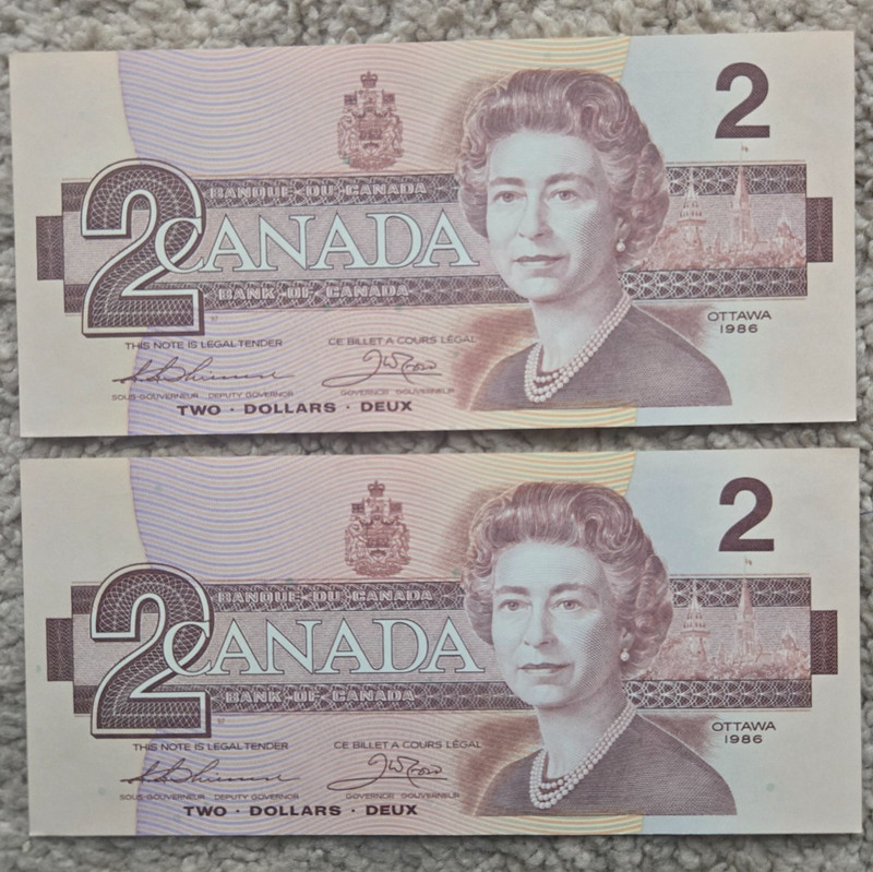 Two Consecutive 1986 Uncirculated  Canadian  $2 Banknotes