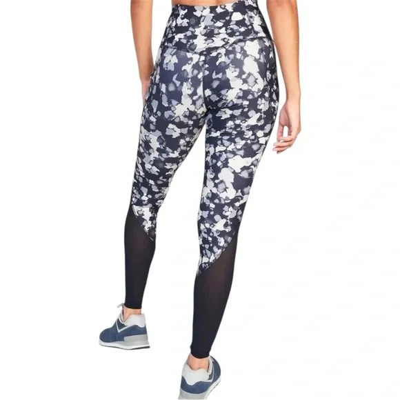 Old Navy Active Patterned Elevate Leggings With P… - image 7