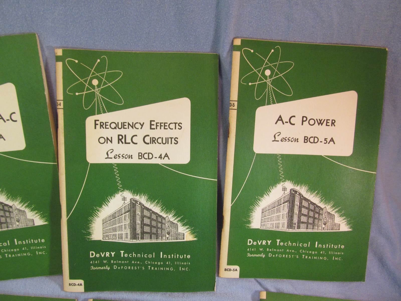 DEVRY TECHNICAL INSTITUTE ELECTRONICS BOOKLETS BCD 1-15