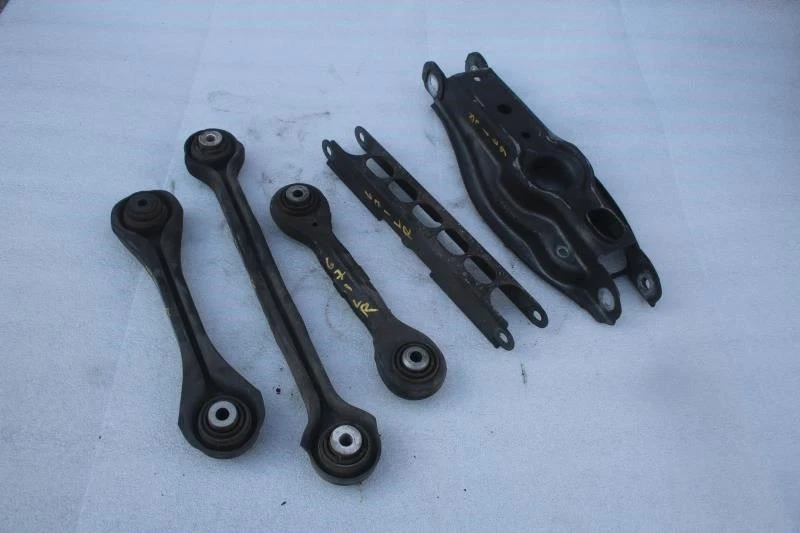2008 BMW 135i E88 LEFT DRIVER SIDE REAR LOWER CONTROL ARMS 5 PIECES - Image 2 of 4