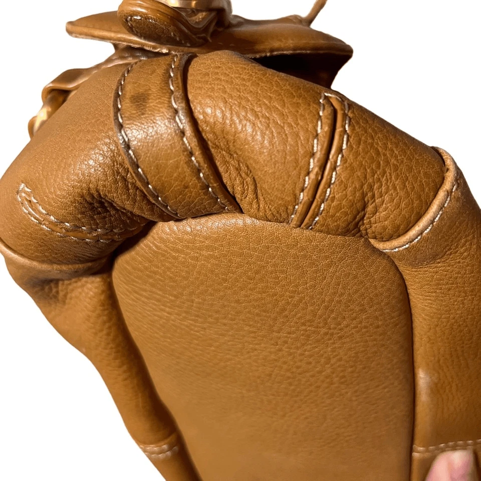 Luce Camel Cinch Style Leather Shoulder Bag - Imagem 4 de 4