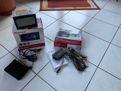 Pioneer AVH-8400BT 2-DIN Autoradio Bluetooth + AVIC F-130 Navirechner