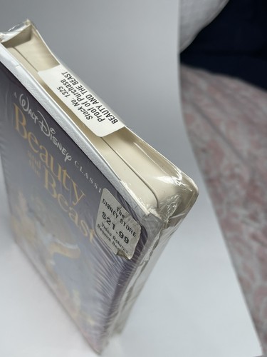 BRAND NEW - Walt Disney's Classic Beauty And The Beast (VHS, Clamshell) - Picture 8 of 9