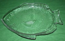 Vintage Oven Proof Clear GLASS FISH Baking/Serving Dish   Size 8"x11" Preowned