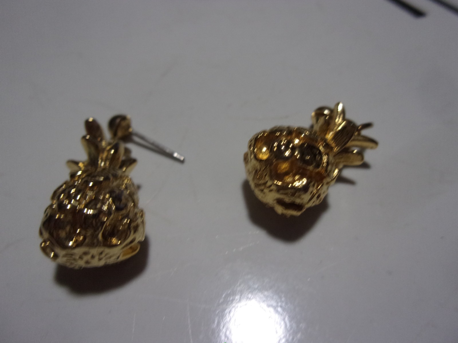 Vintage tropical Solid Pineapple molded dangle ea… - image 1